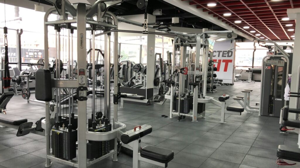 Hochwertige Krafttrainingsgeräte für Fitnessstudios und Heimgebrauch